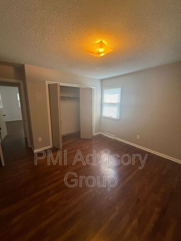 Building Photo - 1643 SW Knollwood Dr