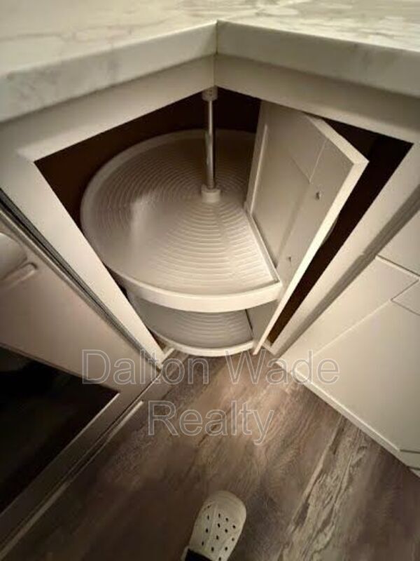 Building Photo - 1517 Chateaux De Ville Ct