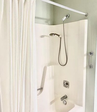 Shower in Master - 425 S Parkcrest