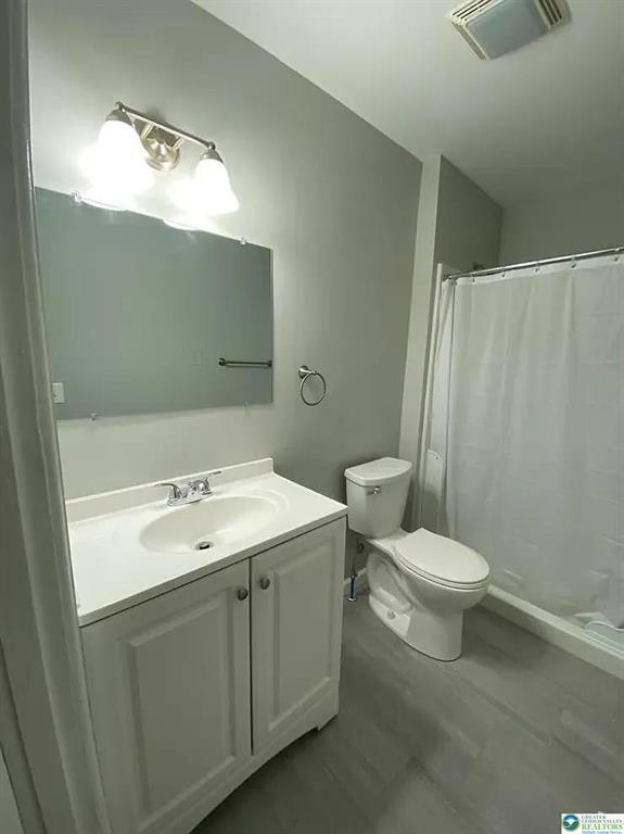 Building Photo - 528 Selfridge St