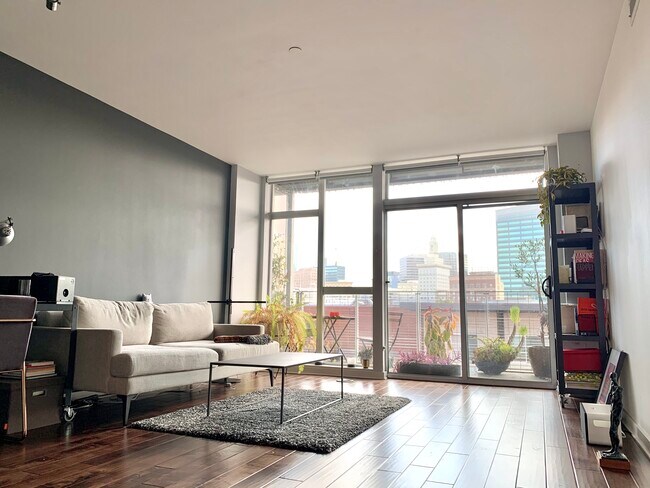 Apartment feels open and spacious - 630 Thomas L Berkley Way