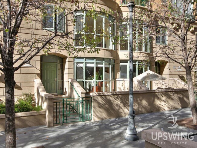 Building Photo - Paseo Plaza Condo For Rent in the Heart of...