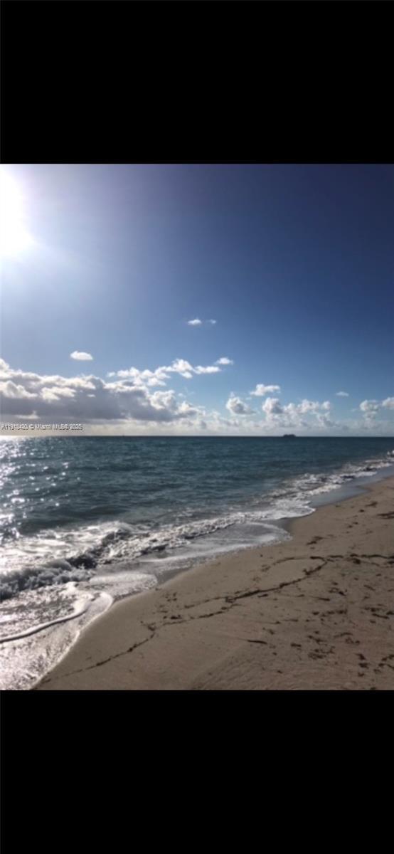 Building Photo - 8233 Harding Ave