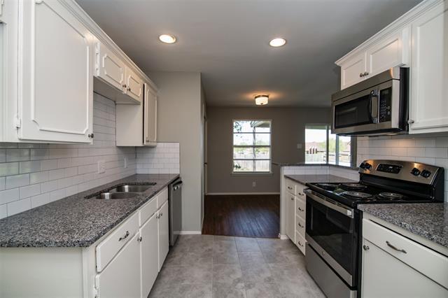 Building Photo - 7616 Parkwood Ln