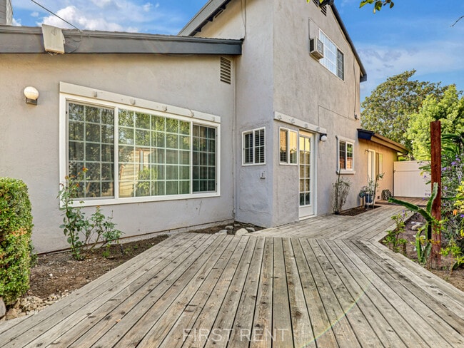 Building Photo - 13132 Laburnum Dr