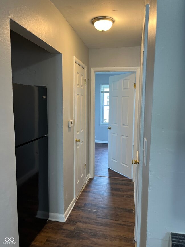 Building Photo - 628 N Oxford St