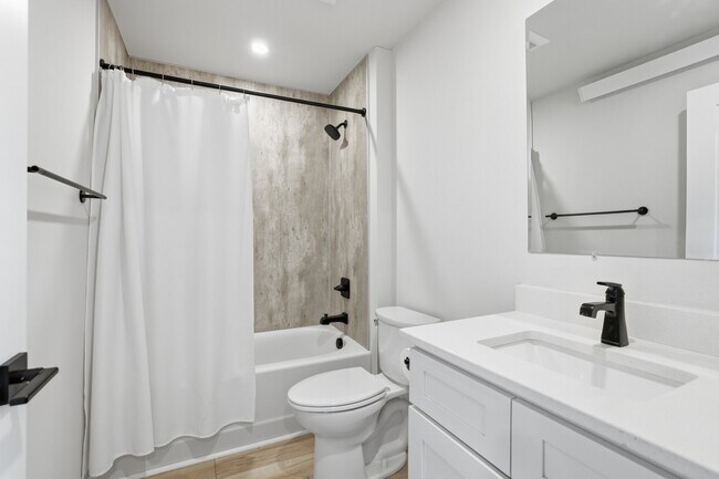 Building Photo - 224 Westwoods Dr