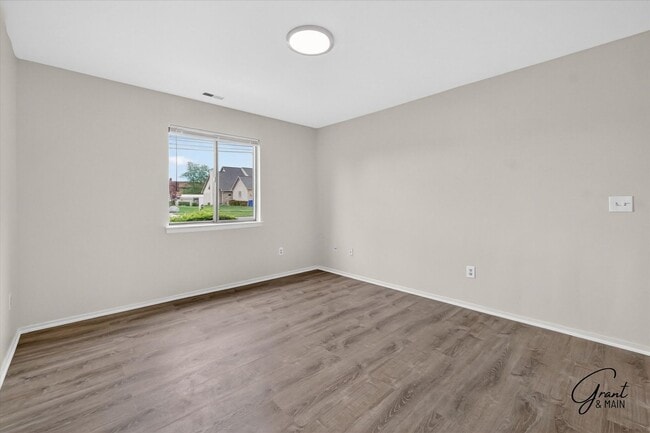 Building Photo - $1395 2 bedroom ground floor condo