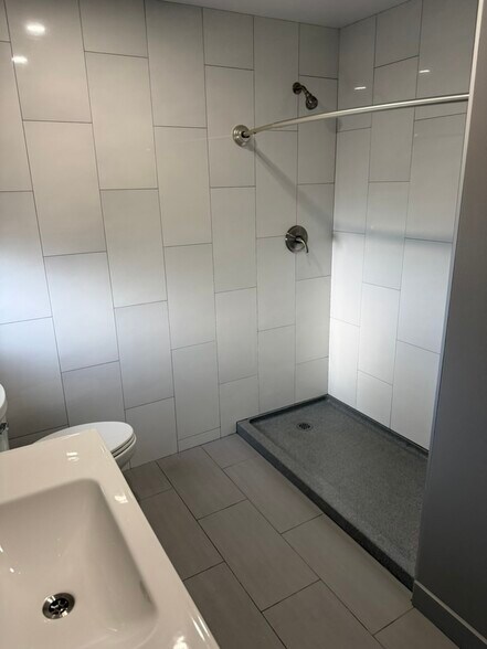 Building Photo - 3420 Midas Ave