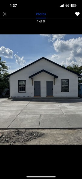 Primary Photo - 209 Colonial St