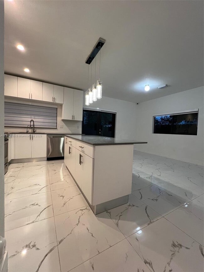 Building Photo - 20007 SW 122nd Ct