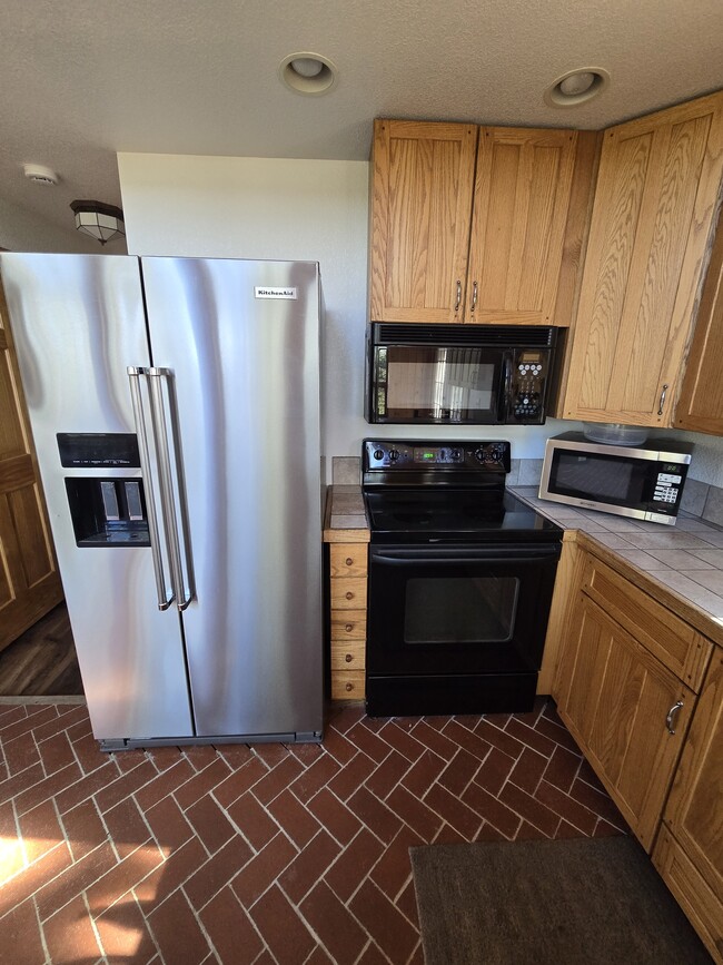 Building Photo - 789 Blackhawk Creek Dr