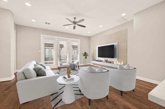 Building Photo - 2010 St Charles St