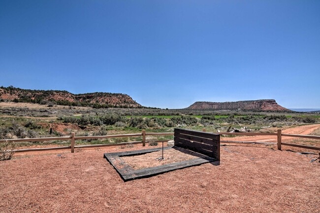 Building Photo - 652 N Crescent Butte Trail