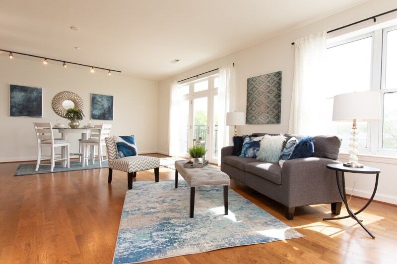 Building Photo - 670 Town Center Dr