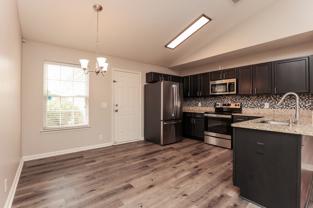 Building Photo - 1316 S Hampton Ct