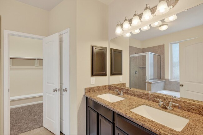 Building Photo - 13302 Hidden Valley Dr