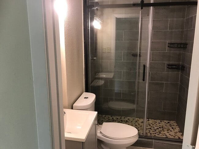 Building Photo - 823 Jackson St