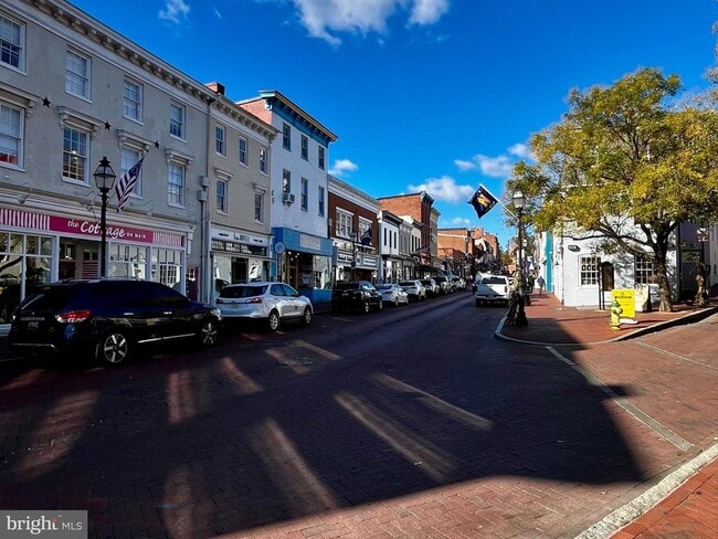 Building Photo - 180 Main St