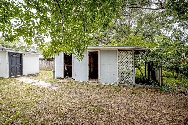 Building Photo - Cute Rental Home