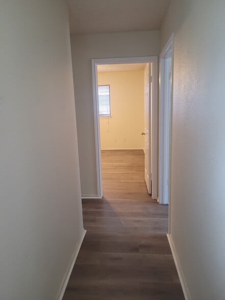 Building Photo - 17915 Summer Knoll Dr