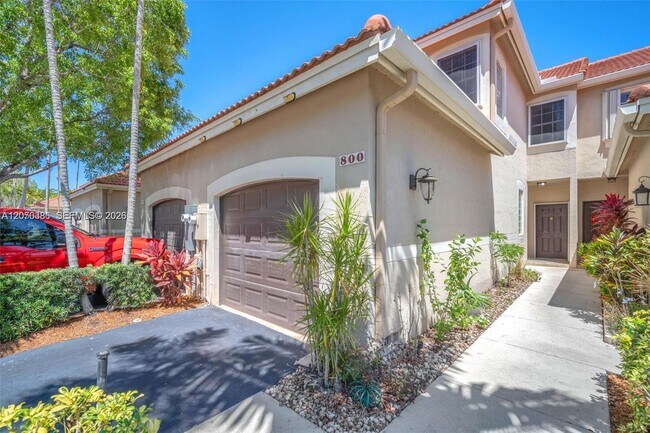 Building Photo - 800 Sorrento Dr