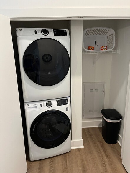 Building Photo - 611 Cooper River Cir