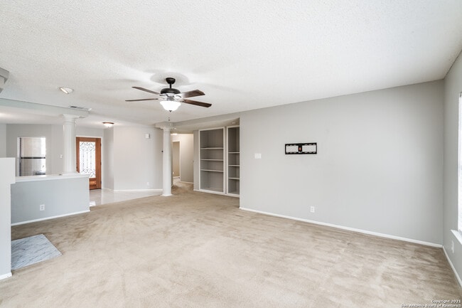 Building Photo - 9614 Fern Crest