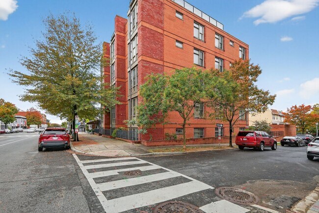 Building Photo - Chic 1-Bedroom Condo in Columbia Heights – Steps from Metro, Parks & Cafés