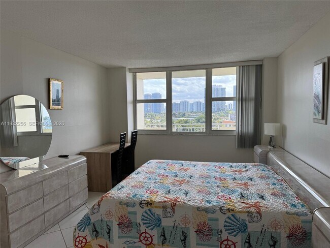 Building Photo - 3180 S Ocean Dr