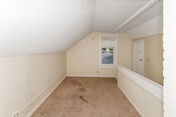 Building Photo - 1856 Clear Ave E