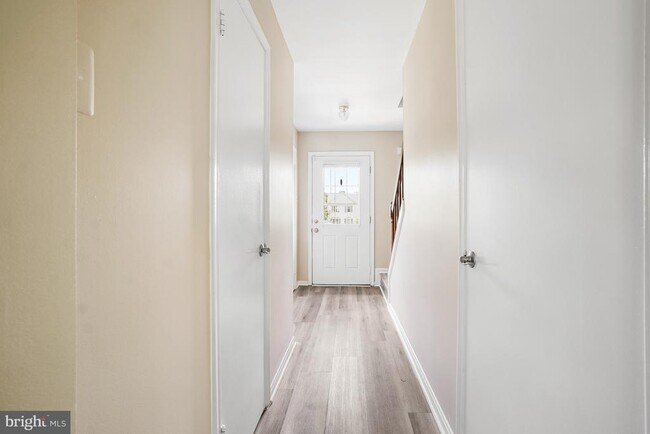 Building Photo - 3121 Benton Square Dr
