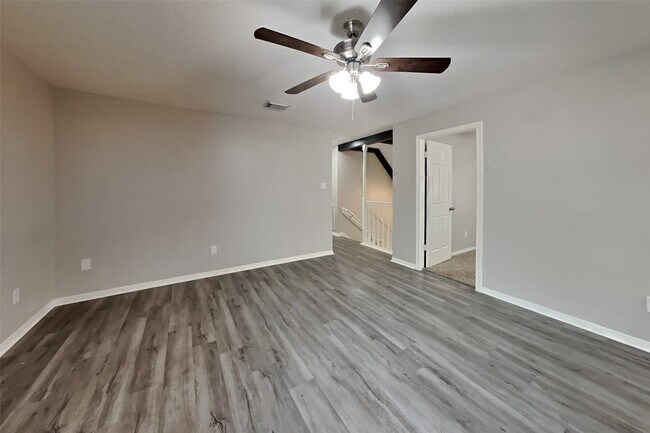 Building Photo - 2507 Brookdale Dr