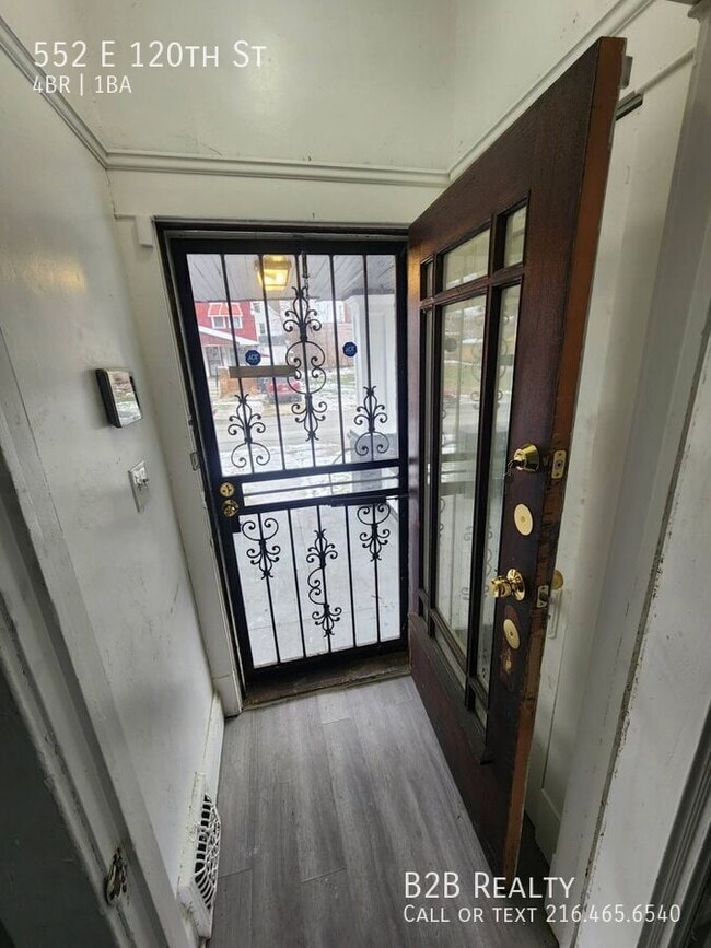 Building Photo - 552 E 120th St