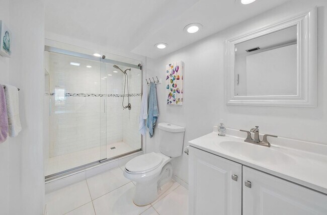 Building Photo - 353 S US Hwy 1