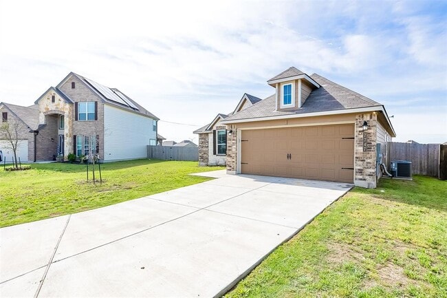 Building Photo - 7747 Merry Oaks Cv