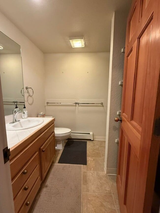 Building Photo - One-level living with garage close to Incline beaches