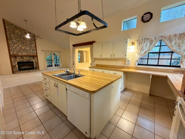 Building Photo - 4120 Ponds Dr