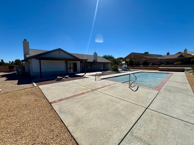Building Photo - Luxury Skyline Ranch Home with Pool & Stunning Views