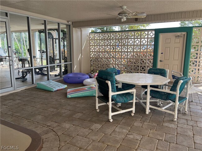 Building Photo - 4803 Sunset Ct