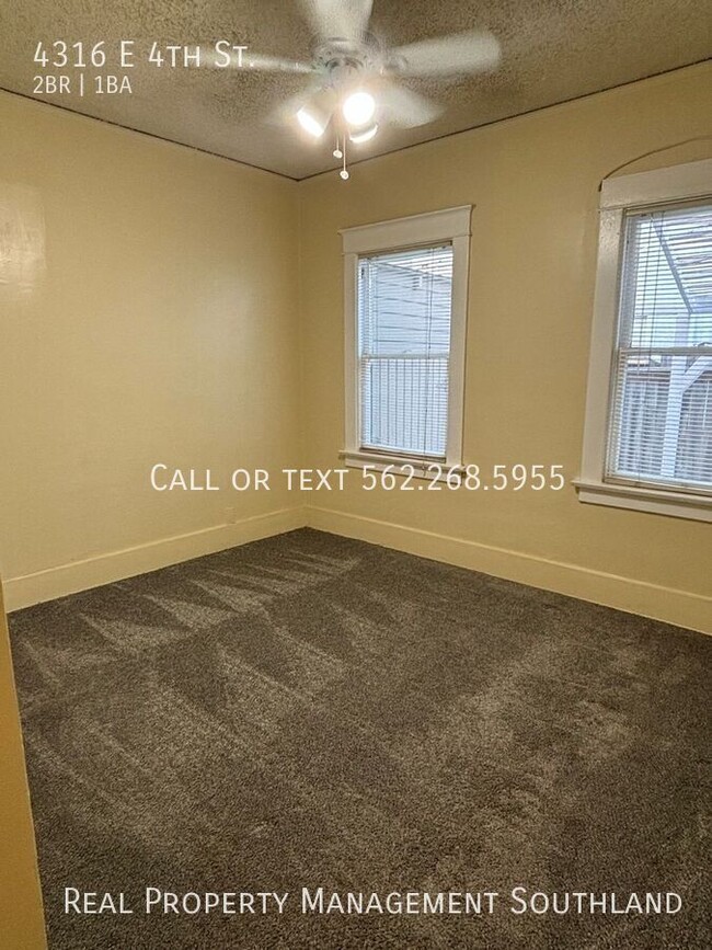 Building Photo - 2 Bedroom 1 Bath with Garage Space - Avail...