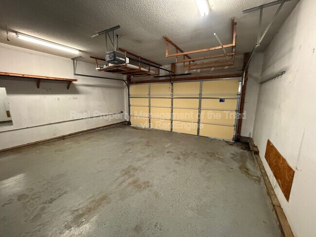 Building Photo - 107 Johnia Ct