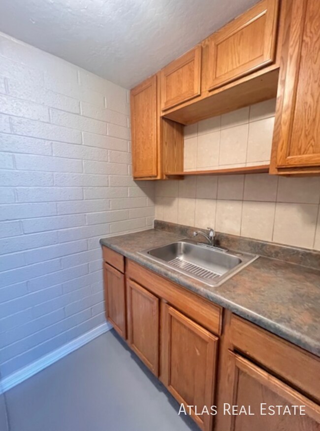 Building Photo - 1101 E Butler Dr