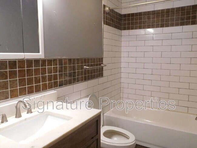 Building Photo - 13420 Crest Cir
