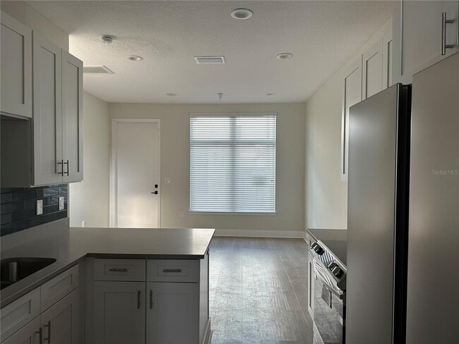 Building Photo - 837 Calla Terrace N