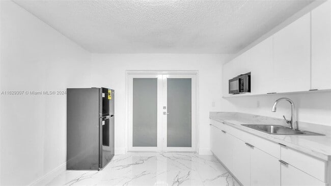 Building Photo - 3333 SW 1st St