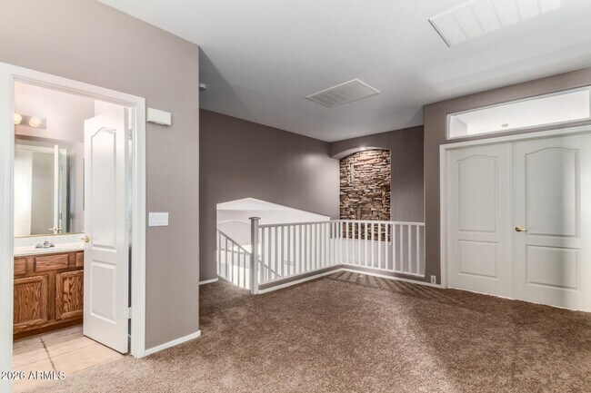 Building Photo - 731 W Indigo Dr