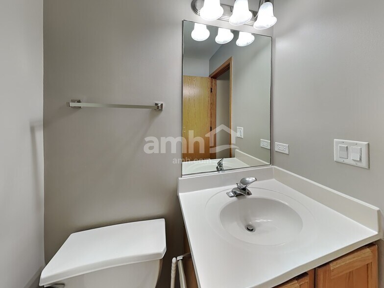 Building Photo - 5913 Arbor Gate Dr