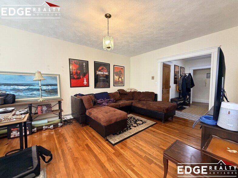 Building Photo - 22 Wallingford Rd