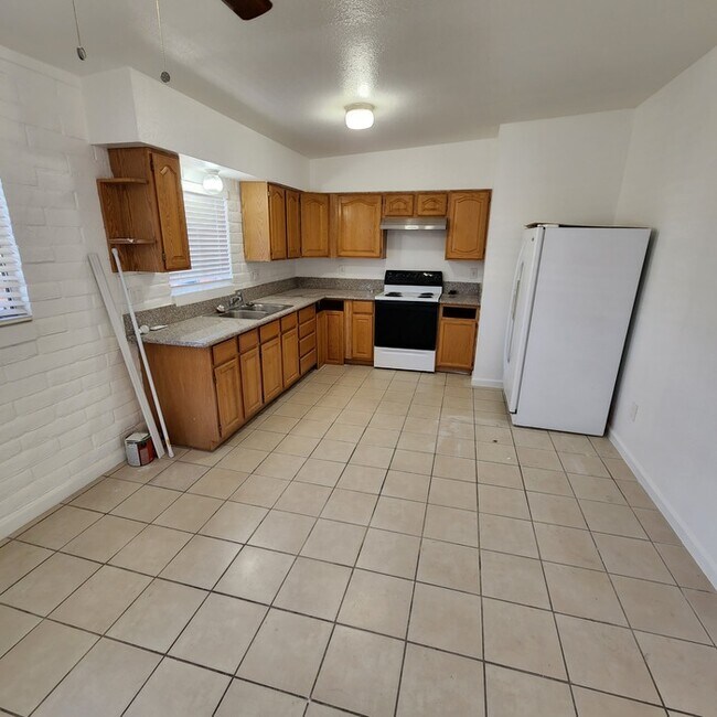 Building Photo - 301 W Alaska St